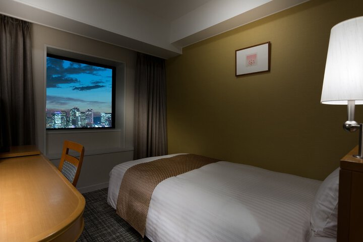 Room 9 of 65
