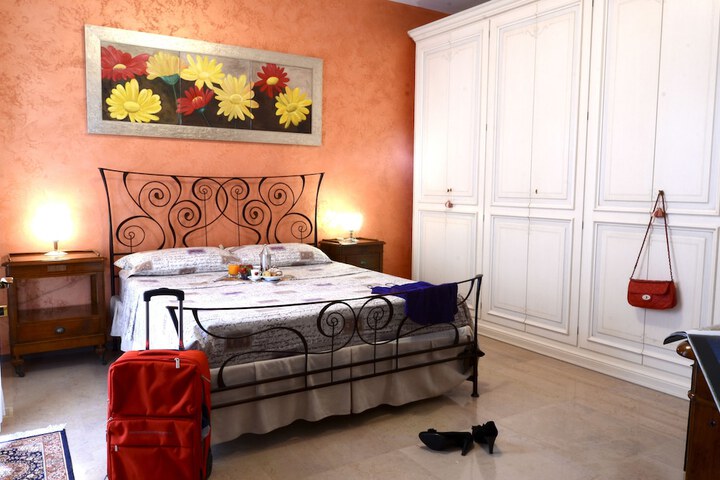 Room 5 of 29