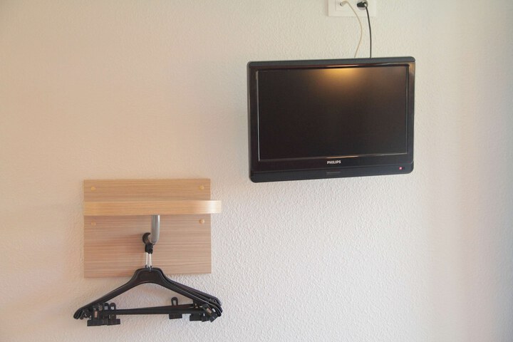 Room 8 of 23