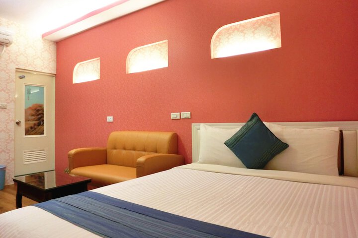 Room 9 of 68
