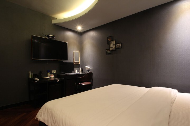 Room 46 of 84
