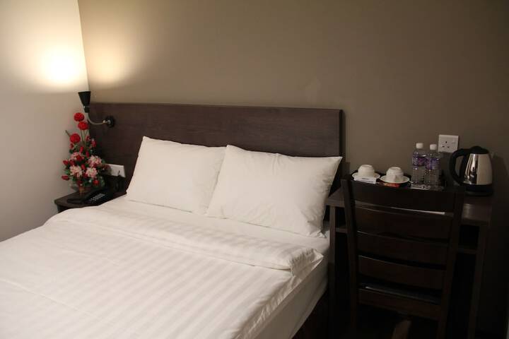 Room 9 of 50