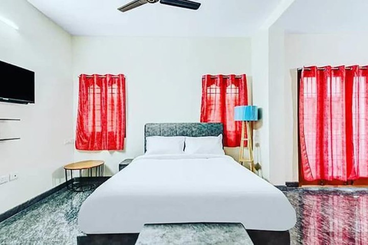 Room 8 of 14