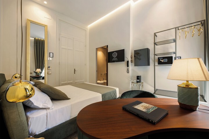 Room 74 of 178