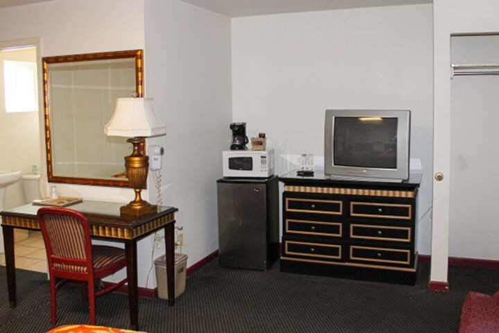 Room 7 of 27