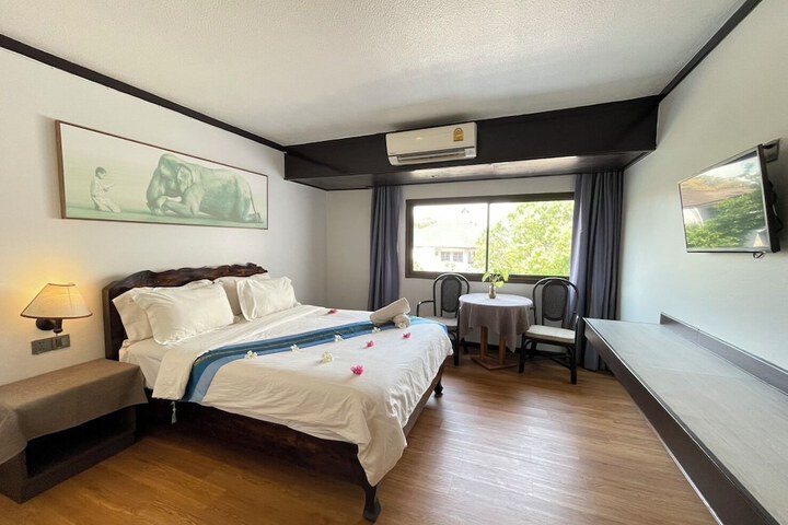 Room 5 of 30