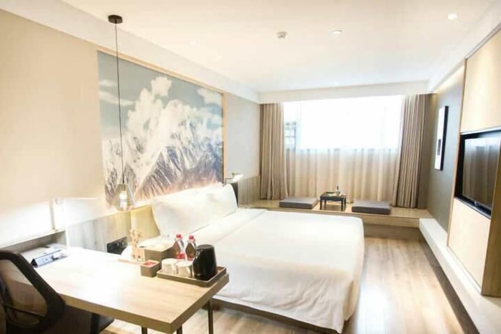 Room 15 of 79