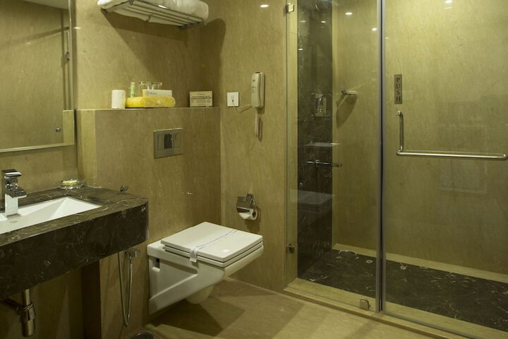 Room 21 of 35