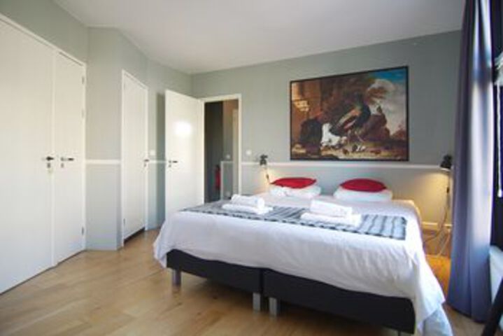 Room 16 of 42