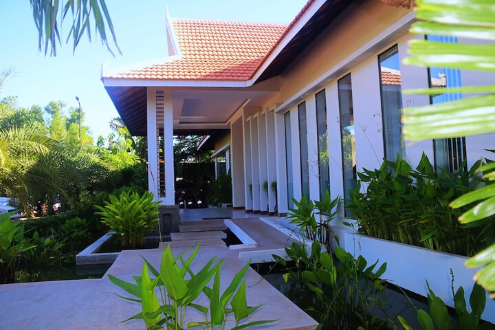 Hotel 2 of 80