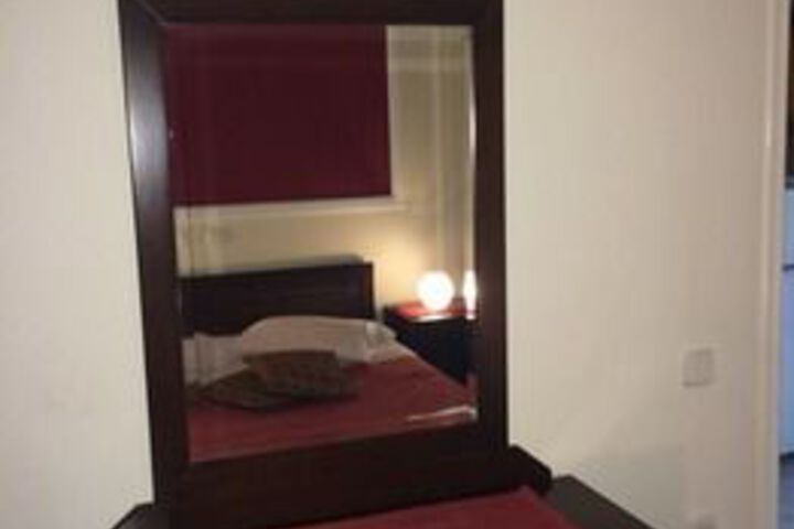 Room 4 of 20