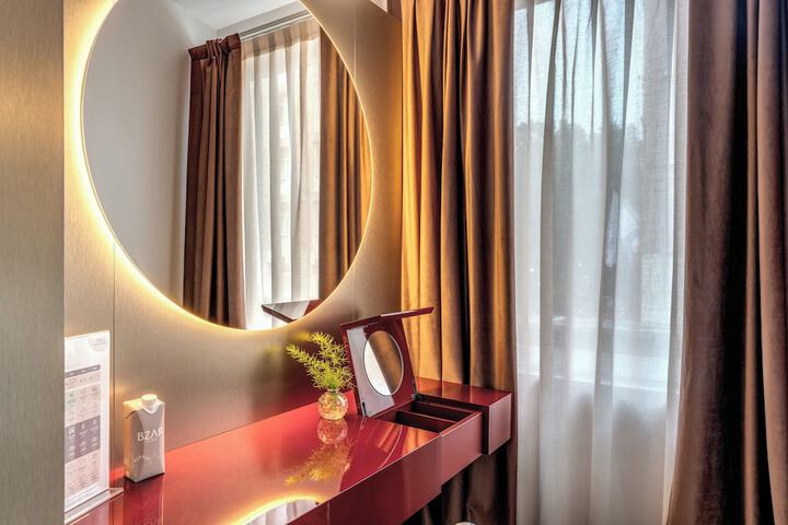 Room 28 of 51