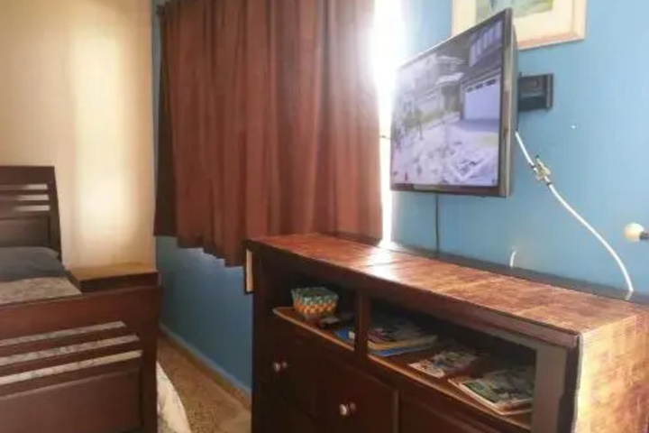 Room 4 of 17