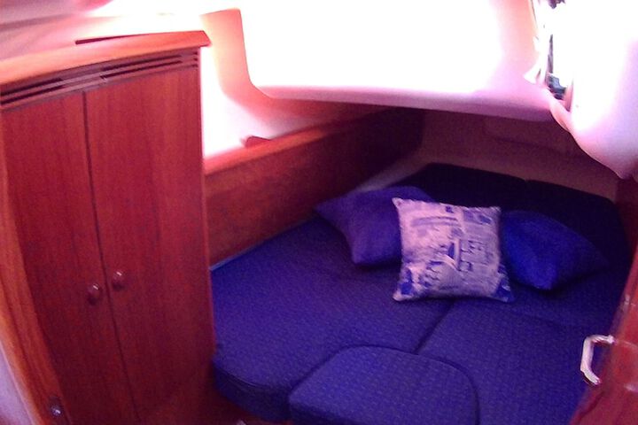 Room 9 of 33