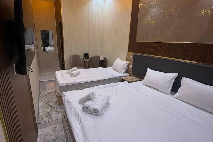 Room 9 of 21