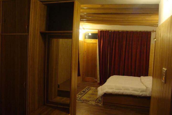 Room 7 of 43