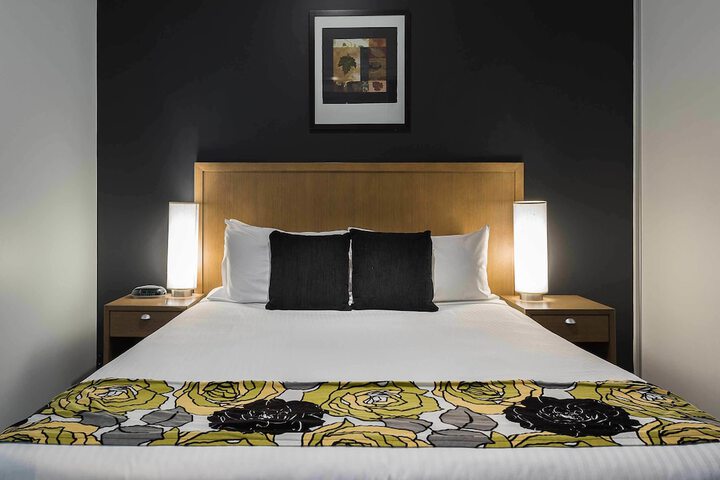 Room 4 of 62