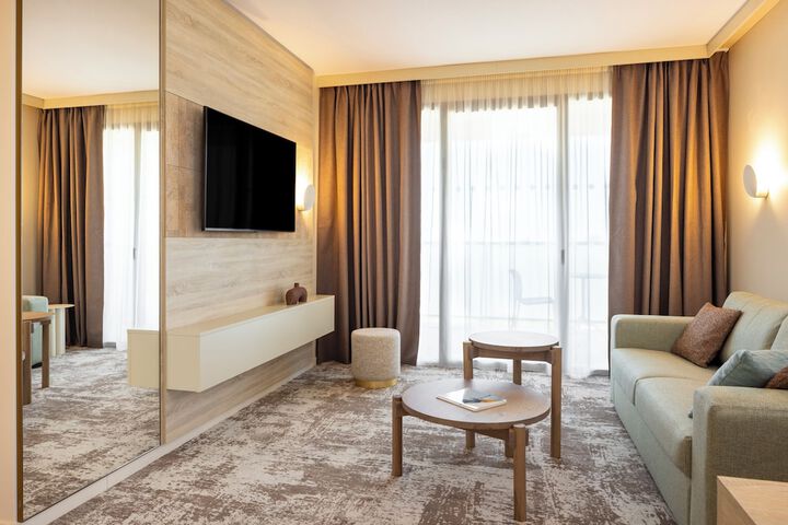 Room 13 of 43