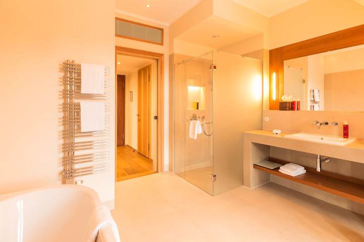 Room 46 of 81