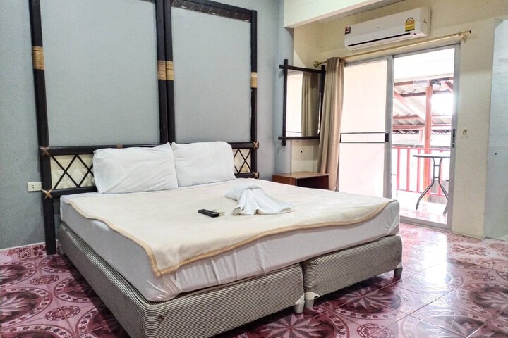 Room 36 of 97
