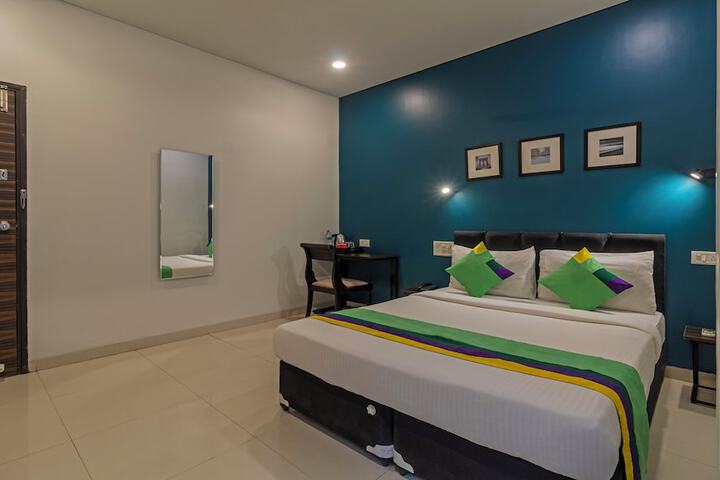 Room 8 of 31
