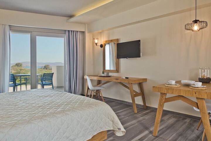 Room 5 of 43