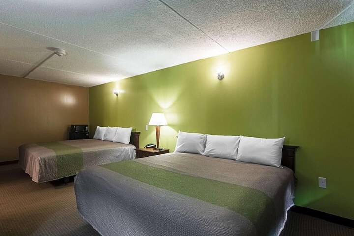 2 Double Beds (13 of 15)
