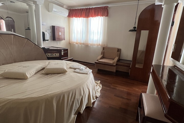 Room 47 of 118