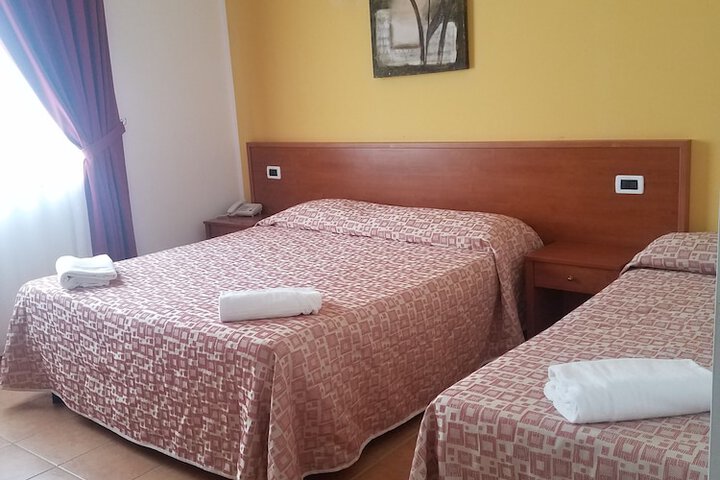 Room 6 of 31