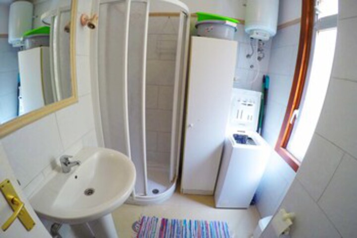 Room 4 of 15