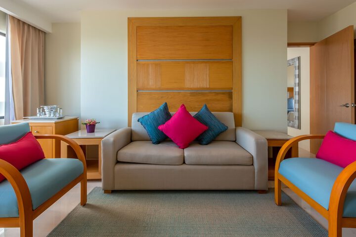 Room 4 of 110