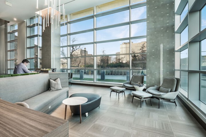 Lounge 121 of 150