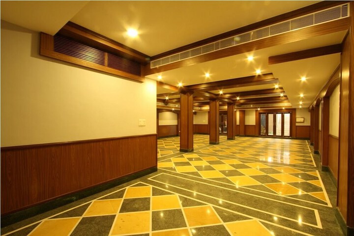 Ballroom/Hall 51 of 60