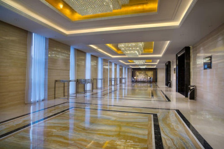 Ballroom/Hall 23 of 29