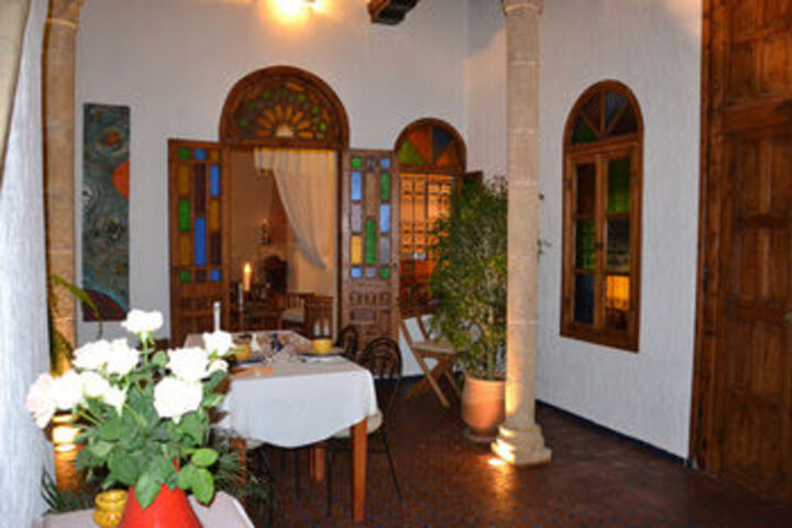 Dining 4 of 12