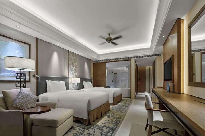 Room 32 of 109