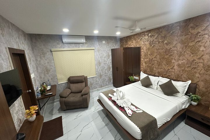 HOTEL APEX INN SHAMSHABAD in Hyderabad