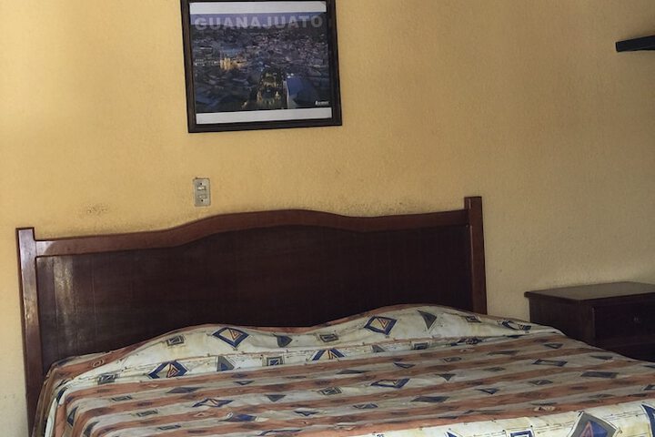 Room 4 of 44