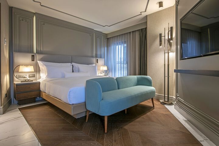 Room 13 of 194