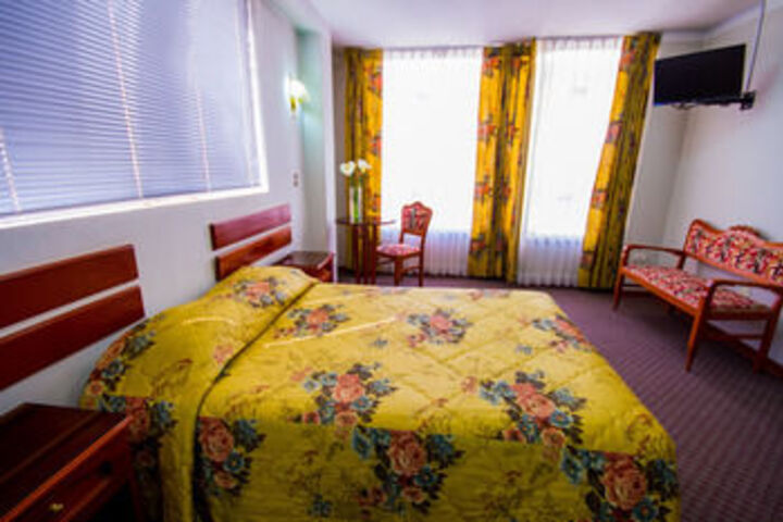 Room 13 of 19