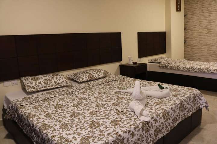 Room 12 of 30