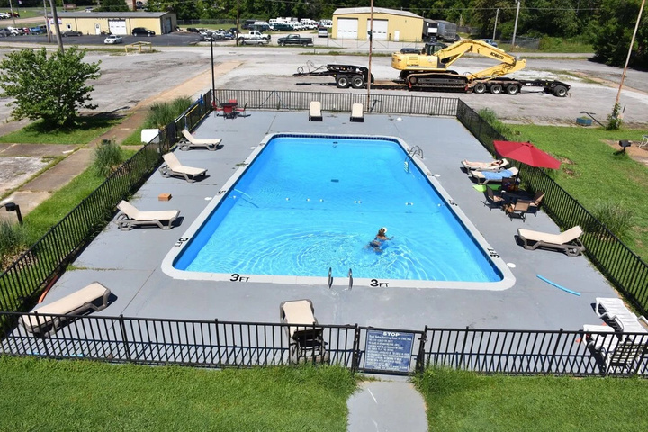 Pool 11 of 15