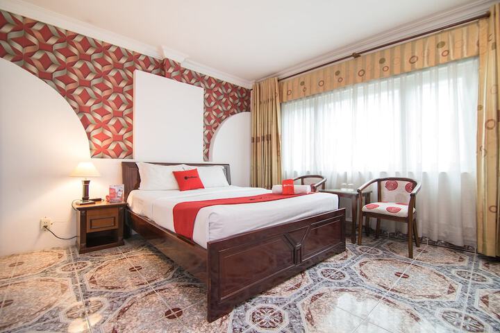 Room 4 of 35