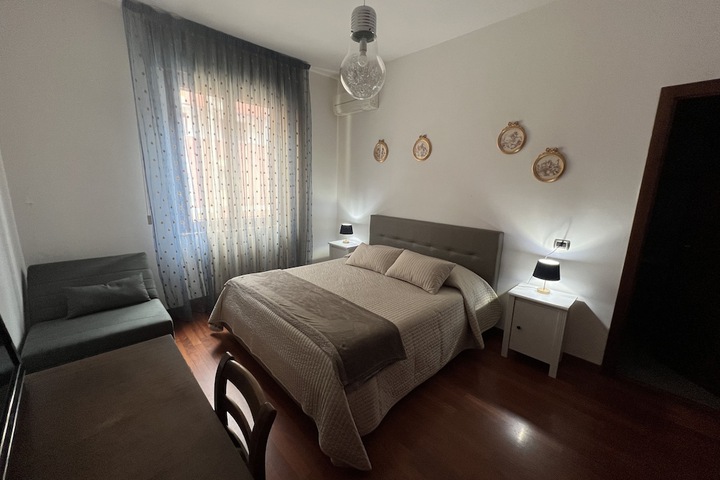 Room 10 of 34