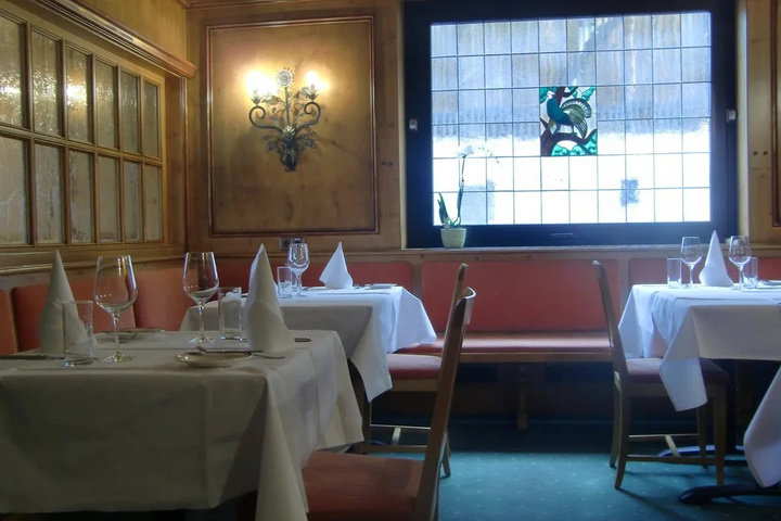 Dining 11 of 14