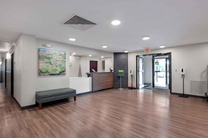 Entrance & Lobby