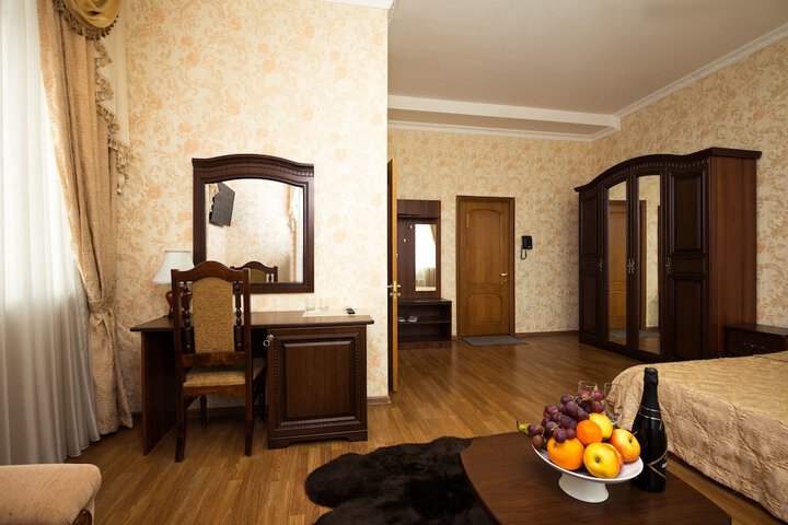Room 6 of 39