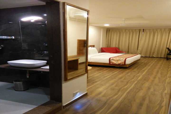 Room 8 of 30