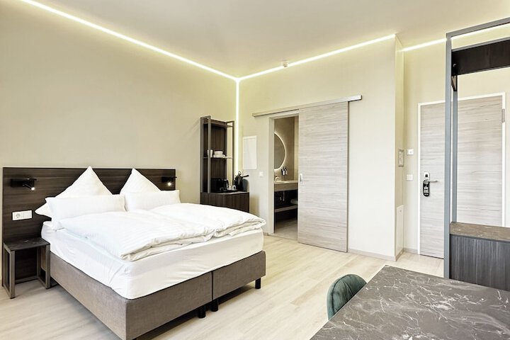 Room 12 of 75