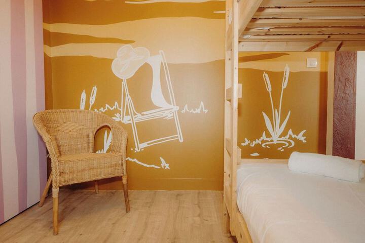 Room 28 of 79